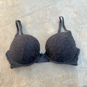 VICTORIA’S SECRET | Push Up Black Lace Bra 34D